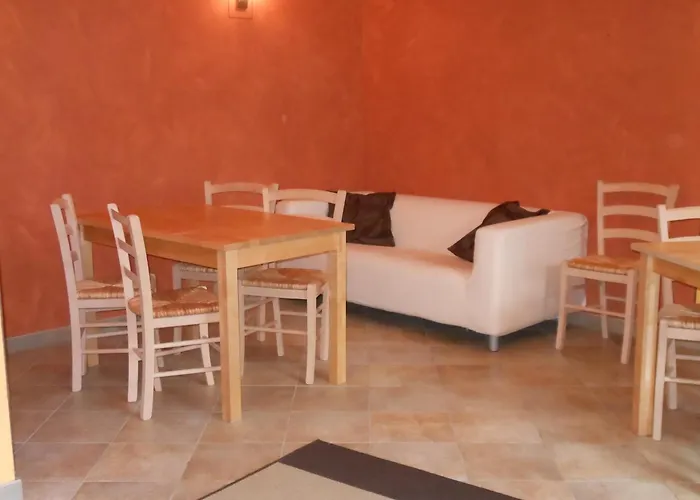 Le Lasarde Alloggio per agriturismo *